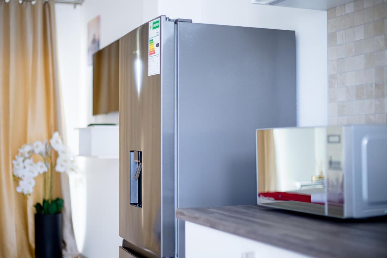 Urban Oasis Apartments At Hidas Уиндхоек Екстериор снимка