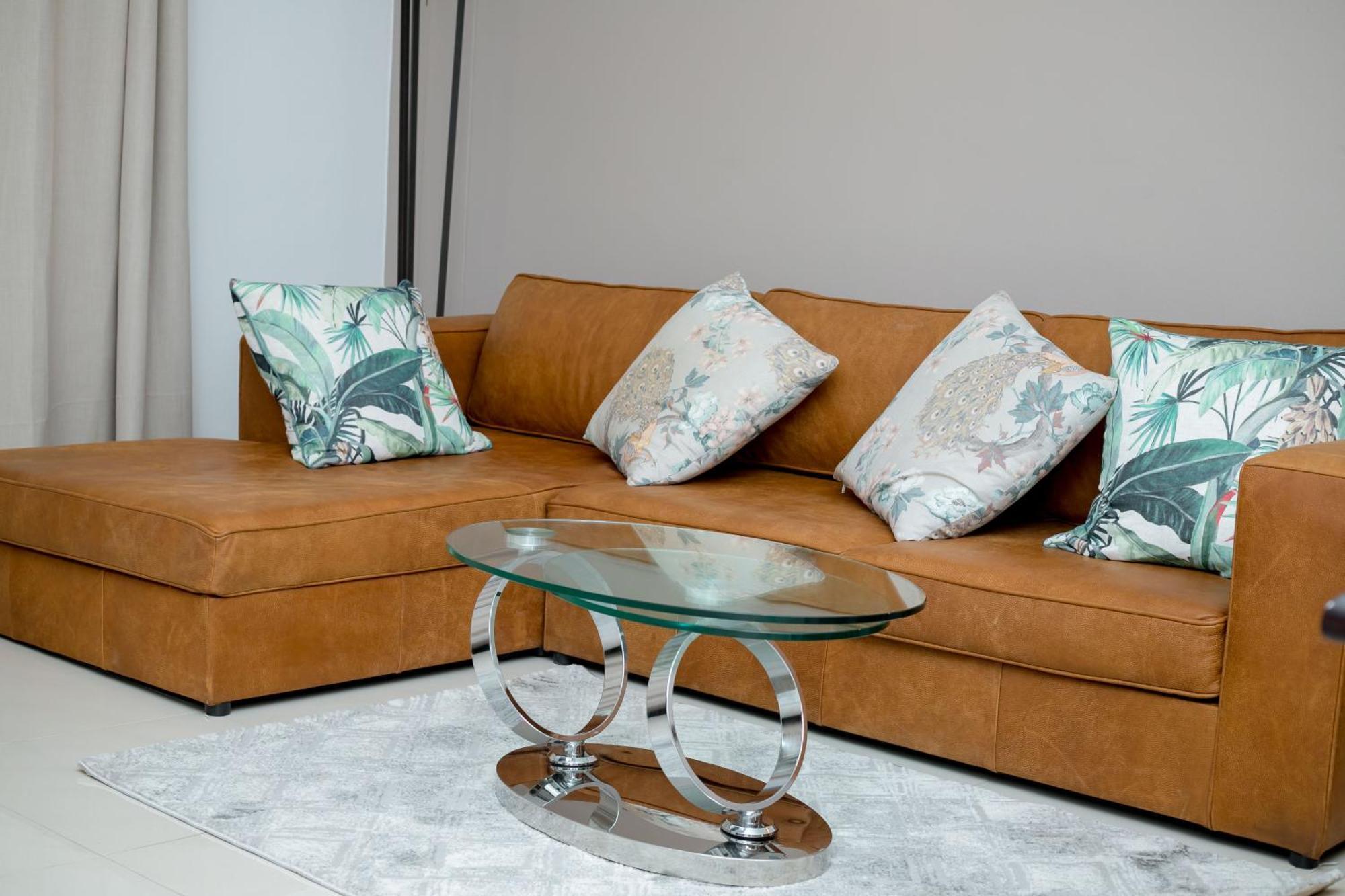 Urban Oasis Apartments At Hidas Уиндхоек Екстериор снимка
