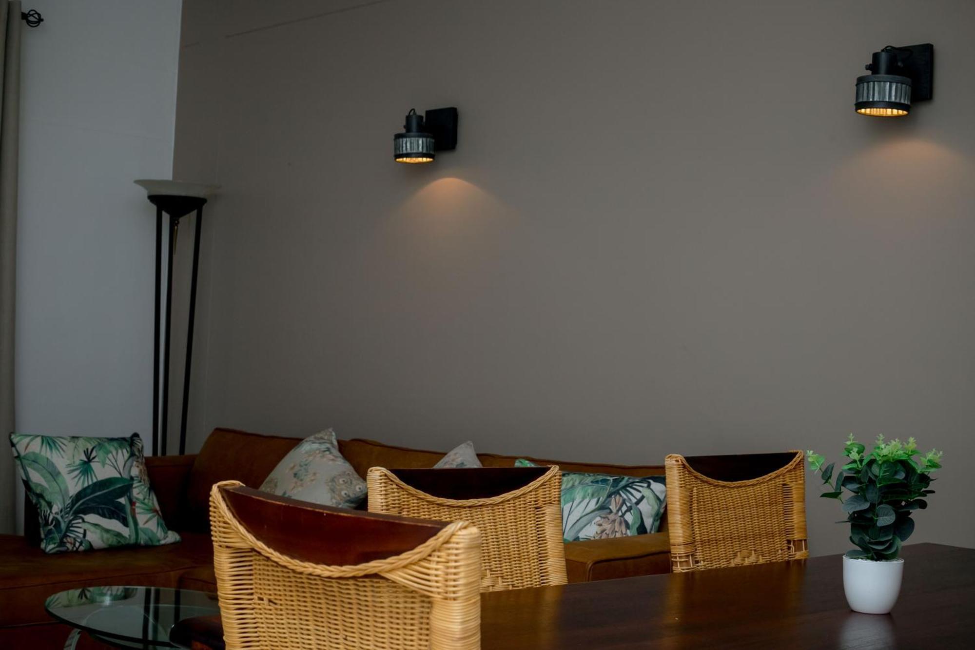 Urban Oasis Apartments At Hidas Уиндхоек Екстериор снимка