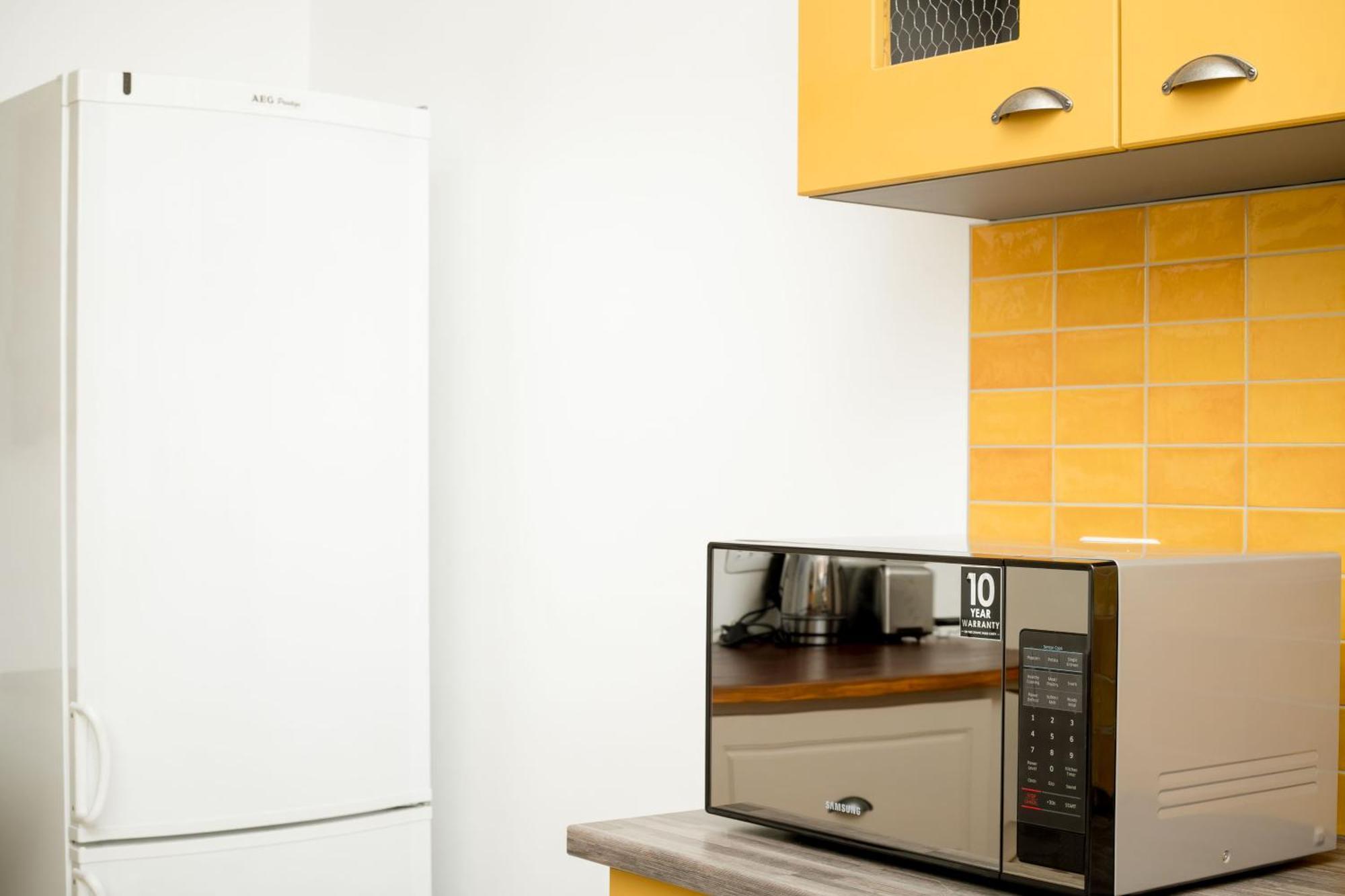 Urban Oasis Apartments At Hidas Уиндхоек Екстериор снимка