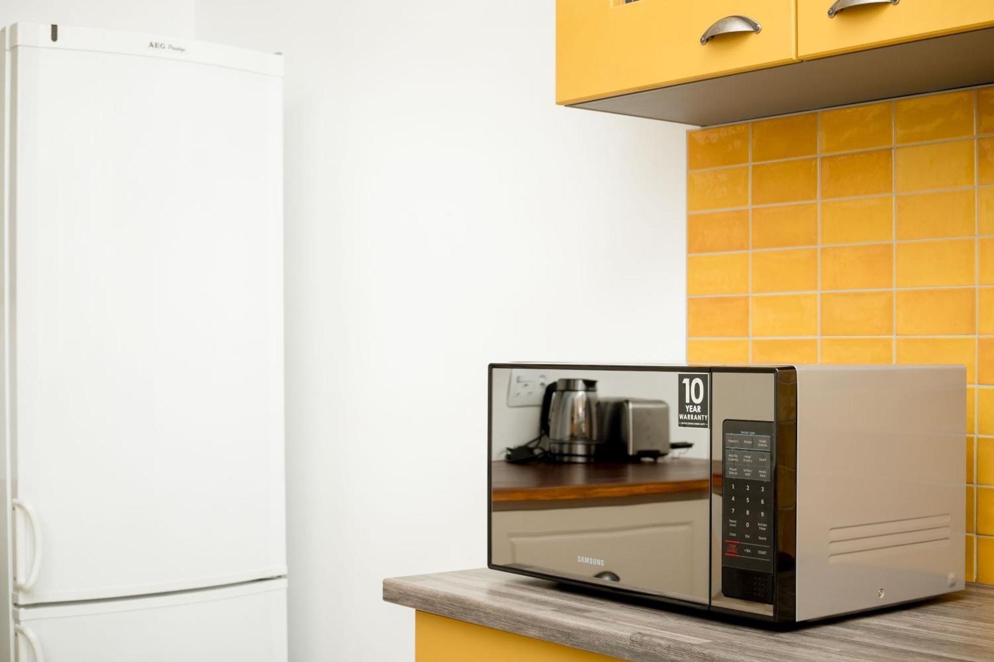 Urban Oasis Apartments At Hidas Уиндхоек Екстериор снимка