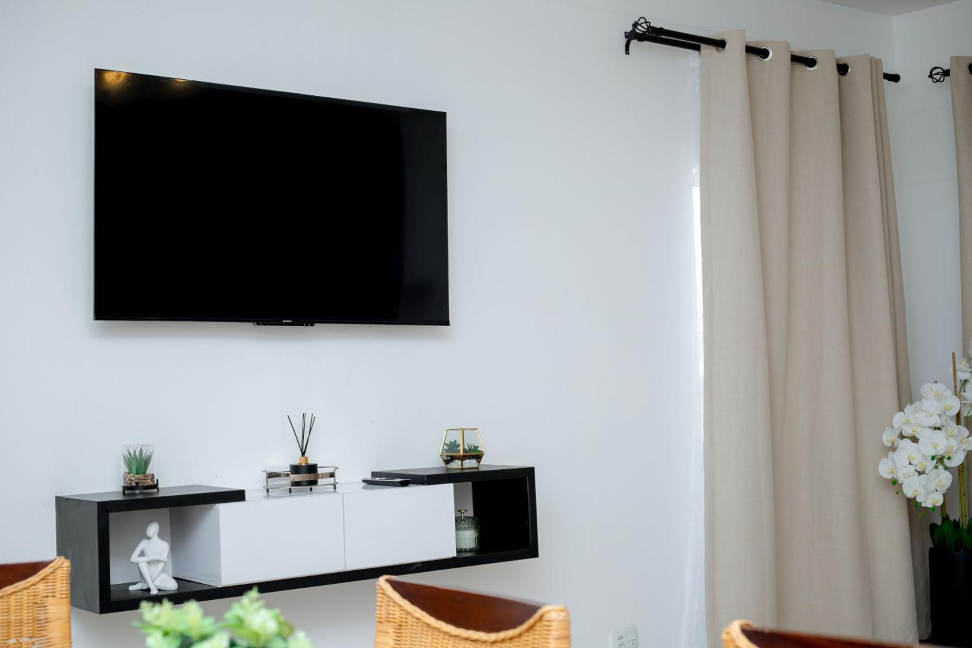 Urban Oasis Apartments At Hidas Уиндхоек Екстериор снимка