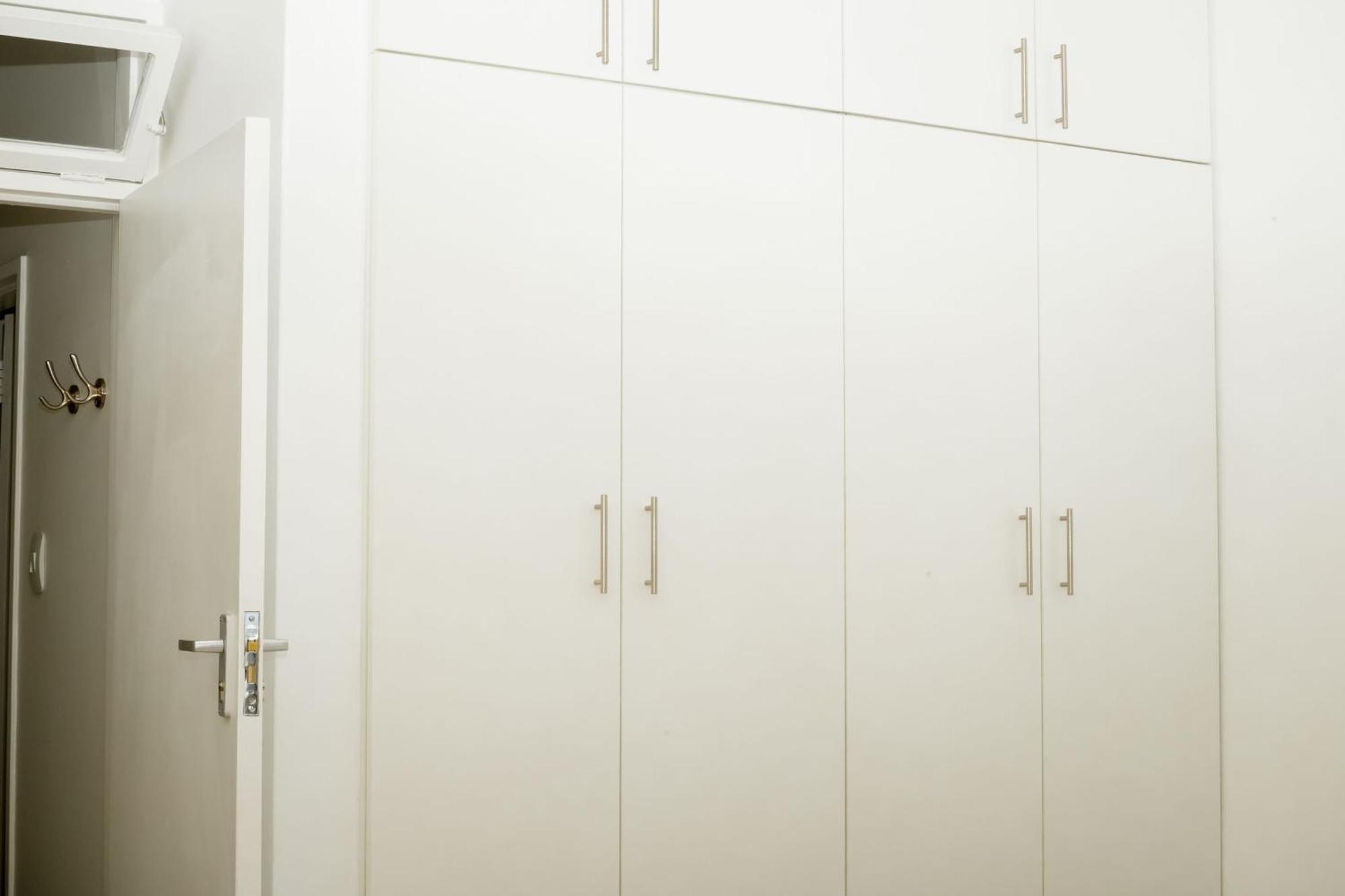 Urban Oasis Apartments At Hidas Уиндхоек Екстериор снимка