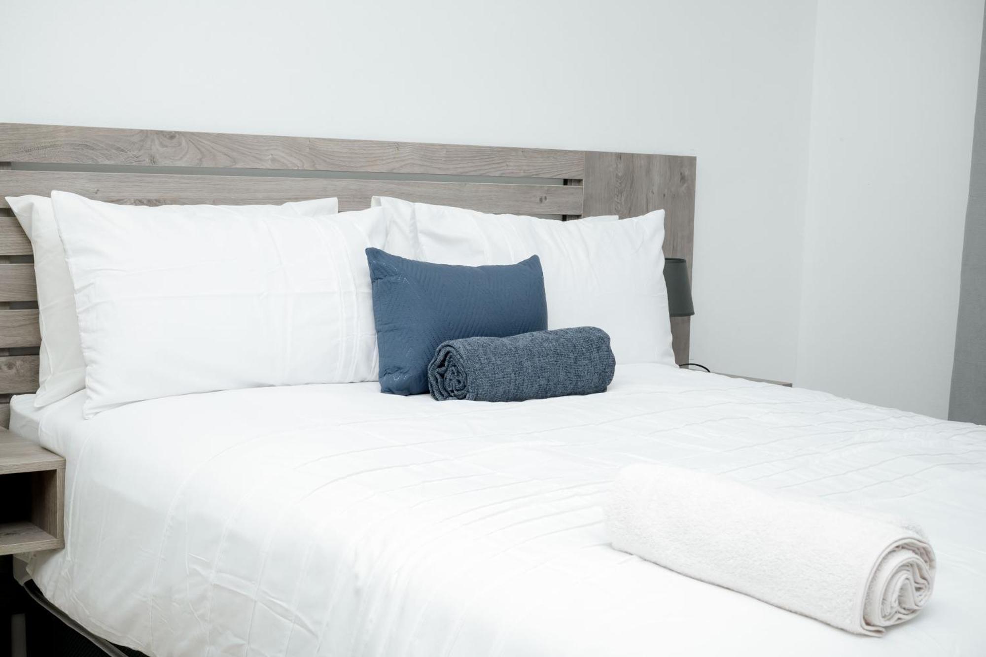 Urban Oasis Apartments At Hidas Уиндхоек Екстериор снимка